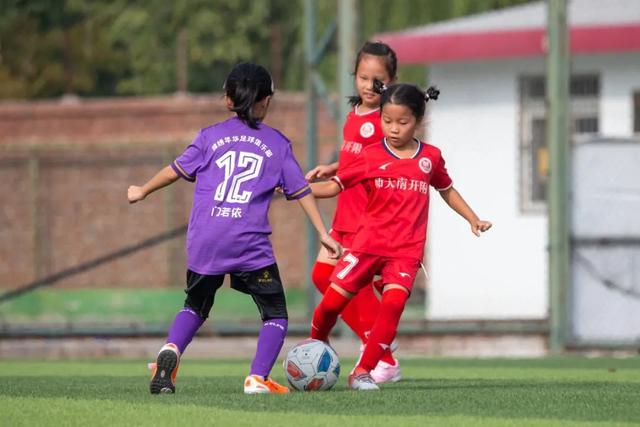 高诗岩20+7+5山东逆转北控 四川不敌江苏